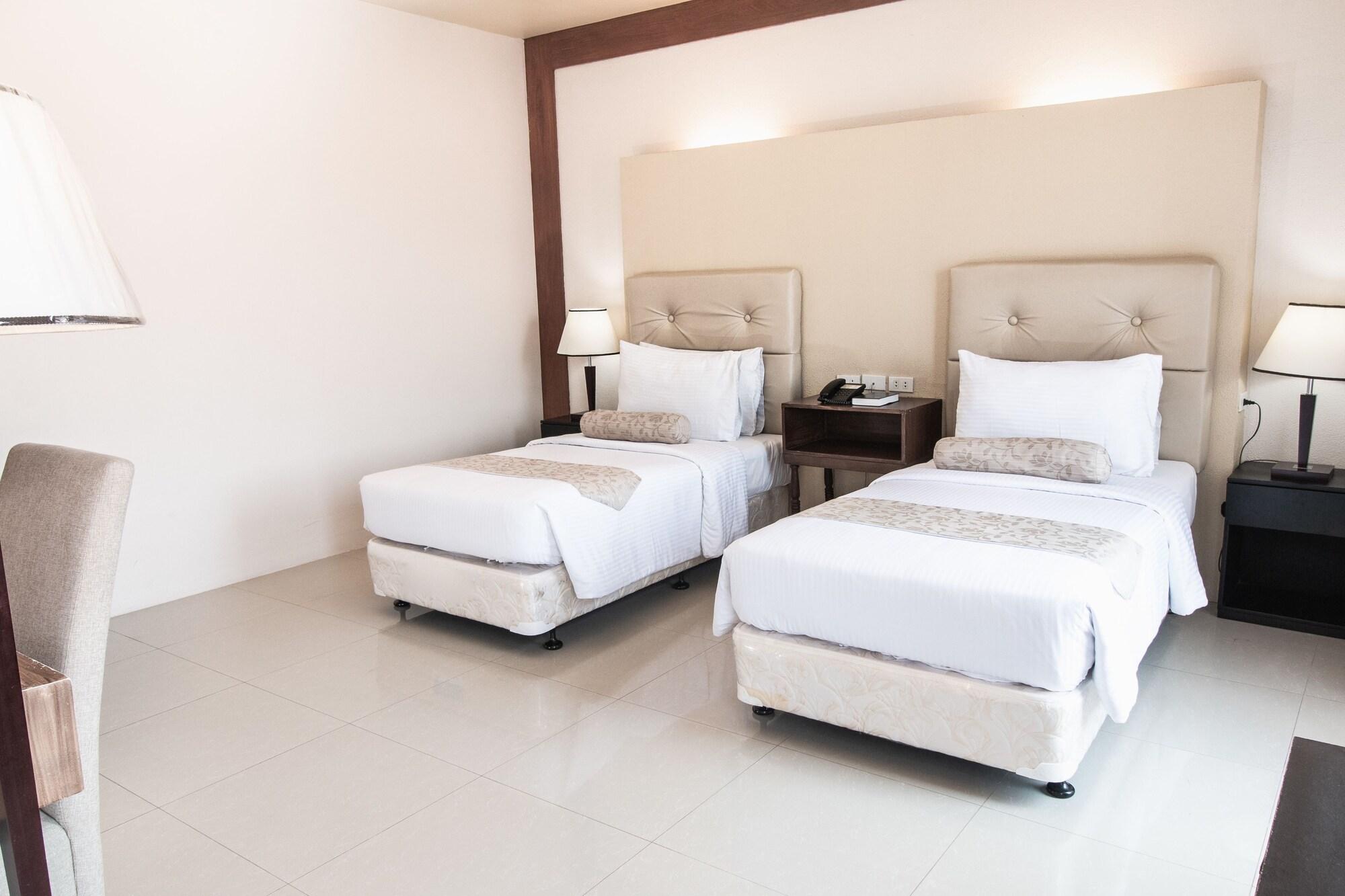Hotel Dumaguete Dumaguete City Екстериор снимка