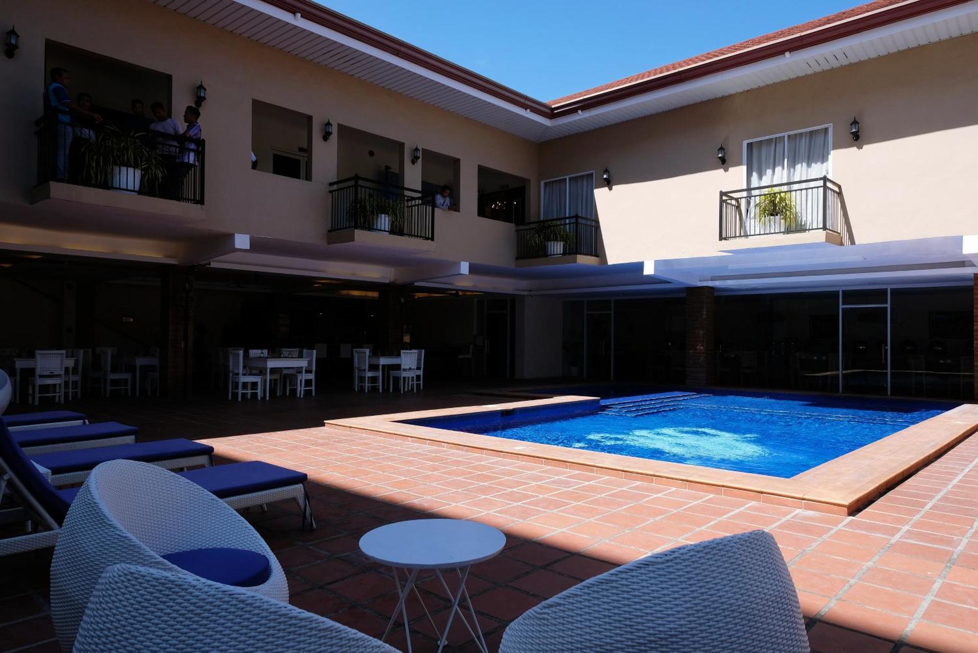 Hotel Dumaguete Dumaguete City Екстериор снимка