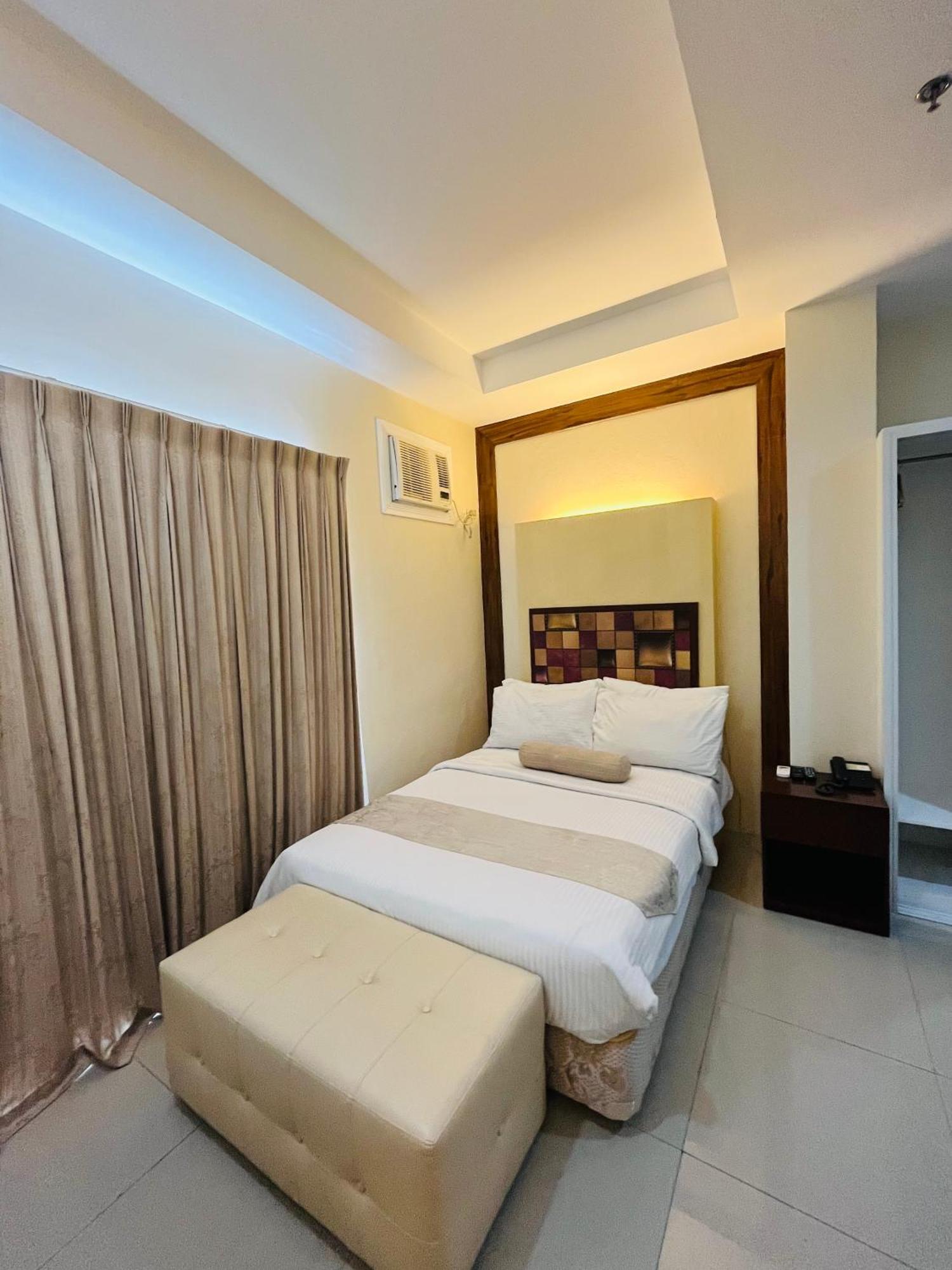 Hotel Dumaguete Dumaguete City Екстериор снимка