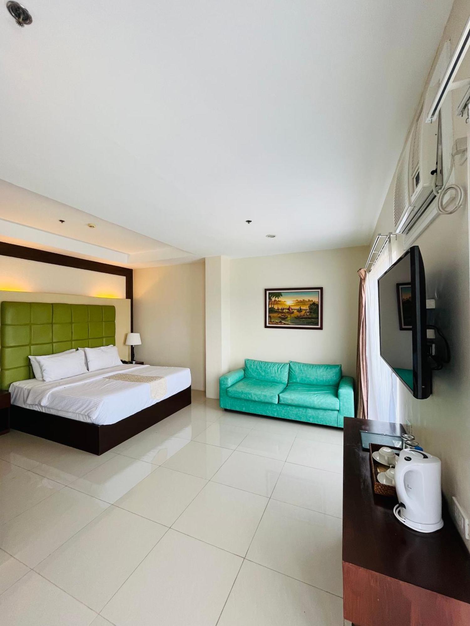 Hotel Dumaguete Dumaguete City Екстериор снимка